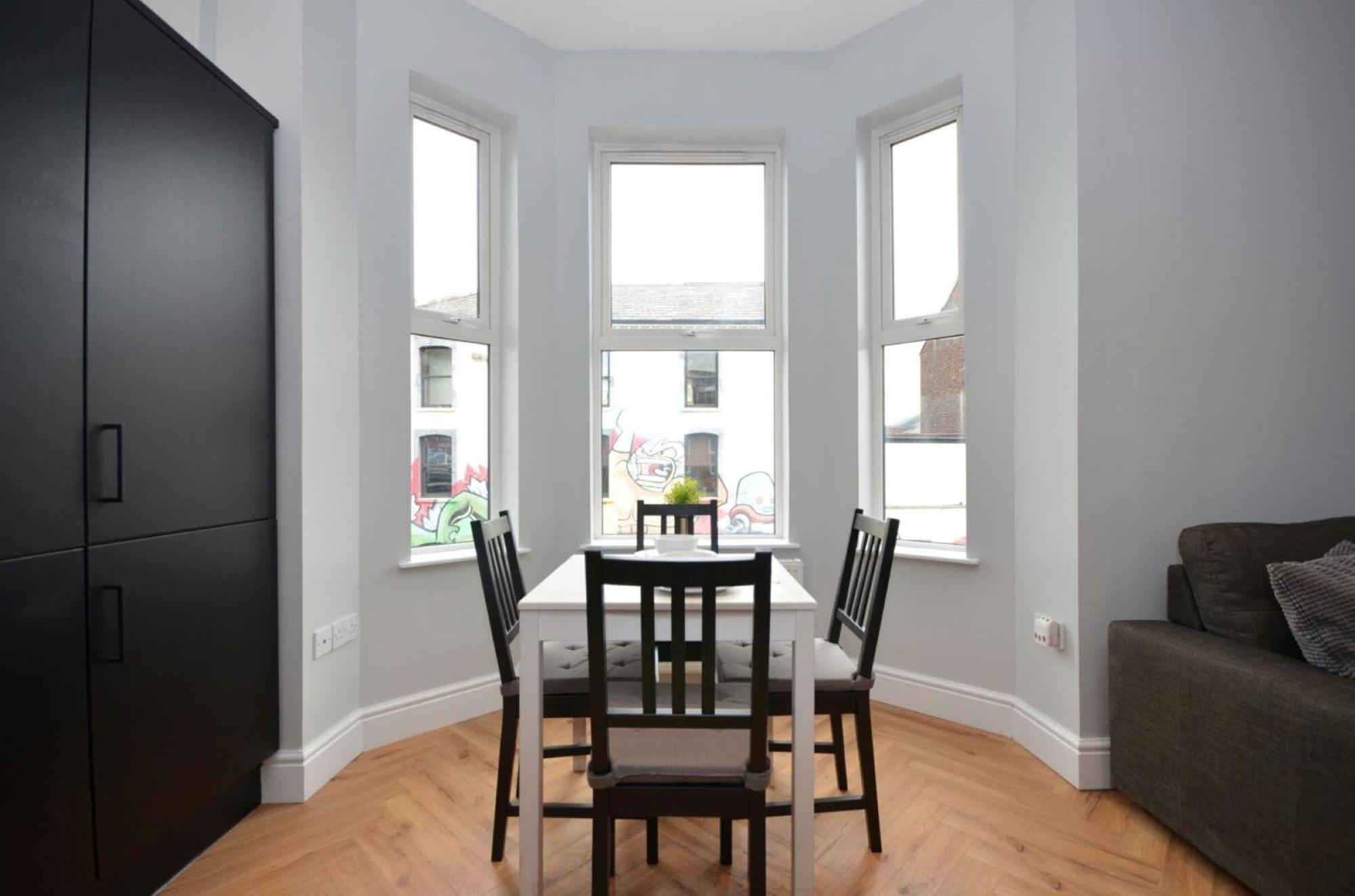 2 Bdr & 1 Bdr Apartments At Queens Uni By Belfast City Breaks Bagian luar foto