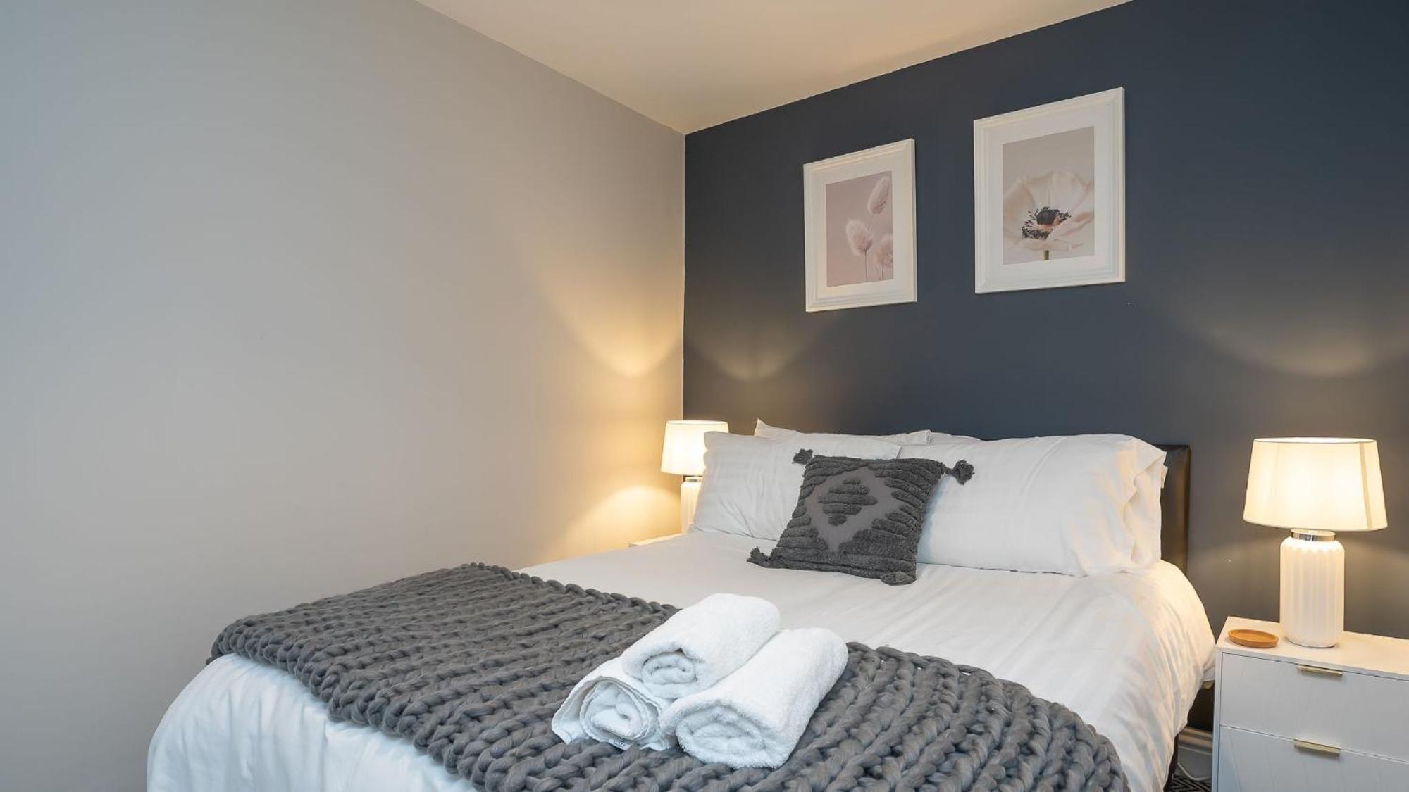 2 Bdr & 1 Bdr Apartments At Queens Uni By Belfast City Breaks Ruang foto
