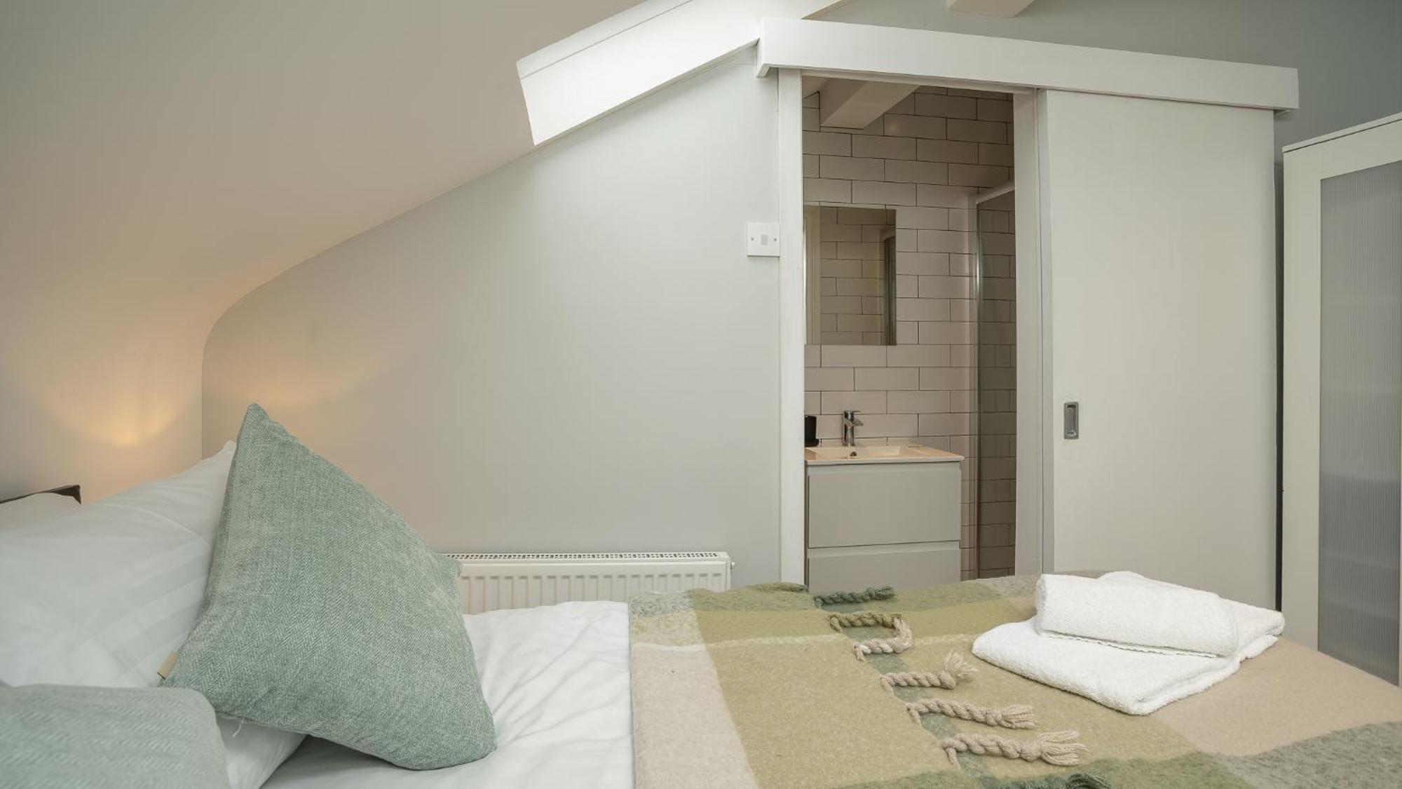 2 Bdr & 1 Bdr Apartments At Queens Uni By Belfast City Breaks Bagian luar foto
