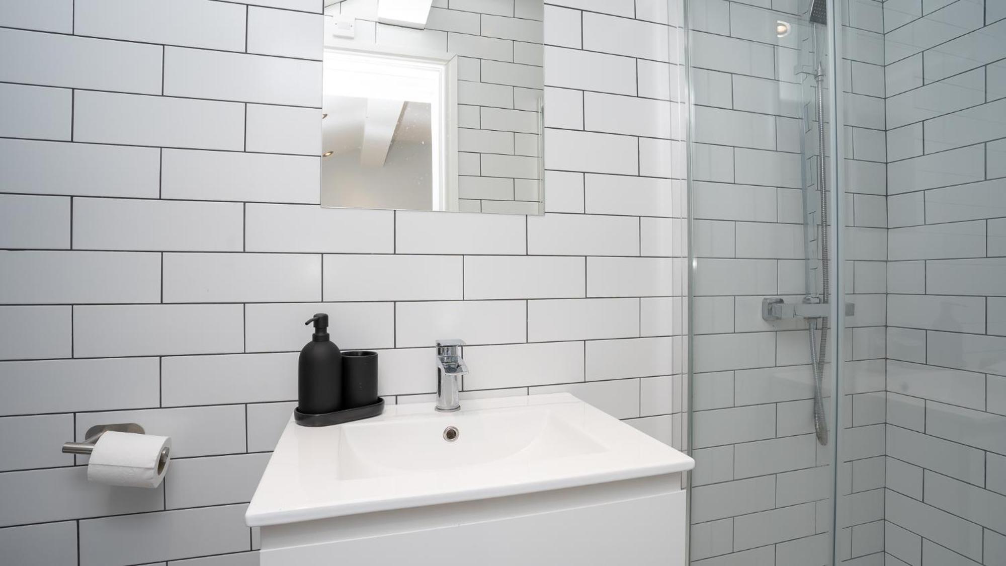 2 Bdr & 1 Bdr Apartments At Queens Uni By Belfast City Breaks Ruang foto