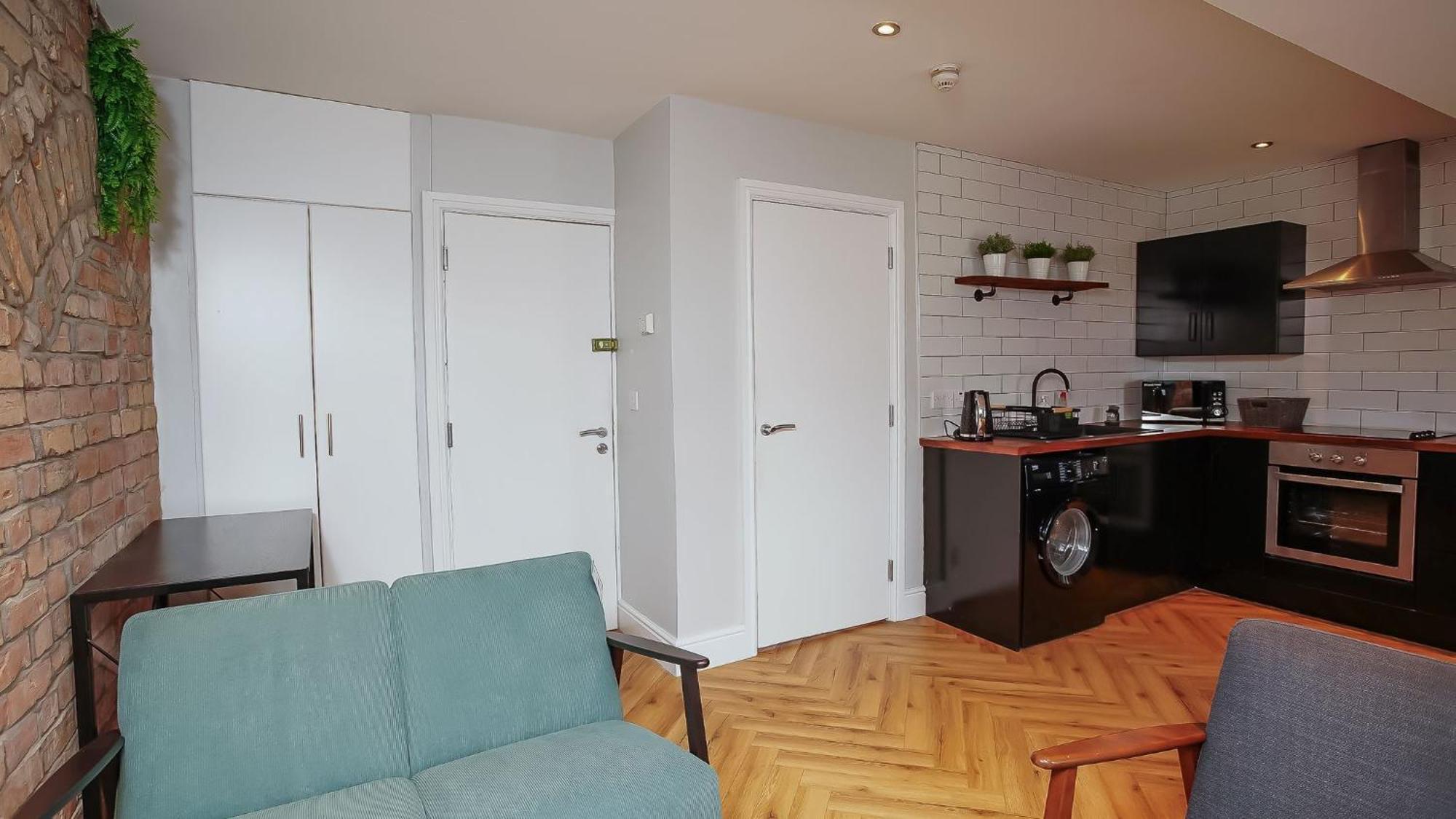 2 Bdr & 1 Bdr Apartments At Queens Uni By Belfast City Breaks Ruang foto